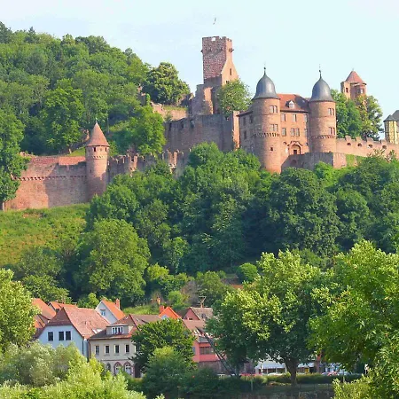 Ferienwohnung Mit Aussicht Auf Die Burg Вертгейм Экстерьер фото