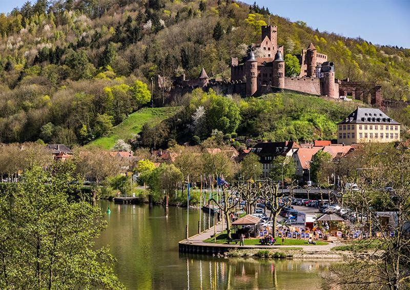 Mit Aussicht Auf Burg * Wertheim